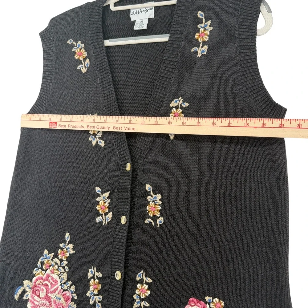 S.A. Designs Floral Embroidered Knit Vest Women Medium Black Cottage Grandma Y2K